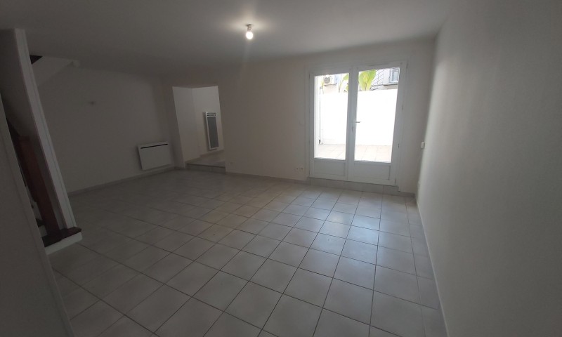 MAISON A LOUER - SAUJON